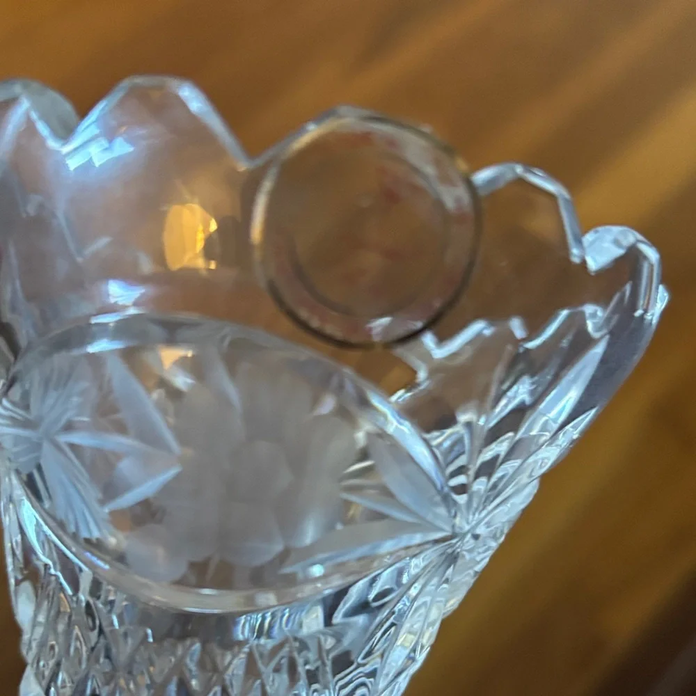 Vintage 24% lead crystal etched hand cut vase sawtooth 9